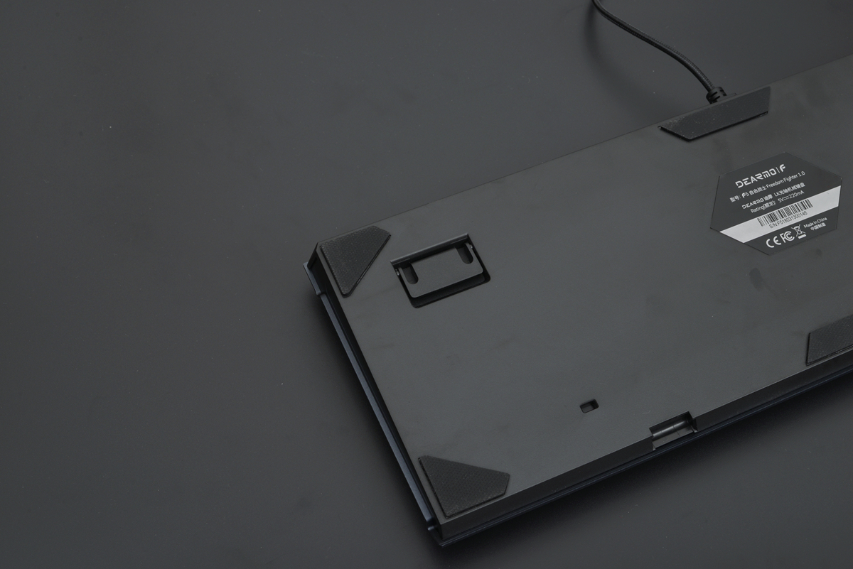 世界杯来了，换个机械键盘边打FIFAONLINA4边等