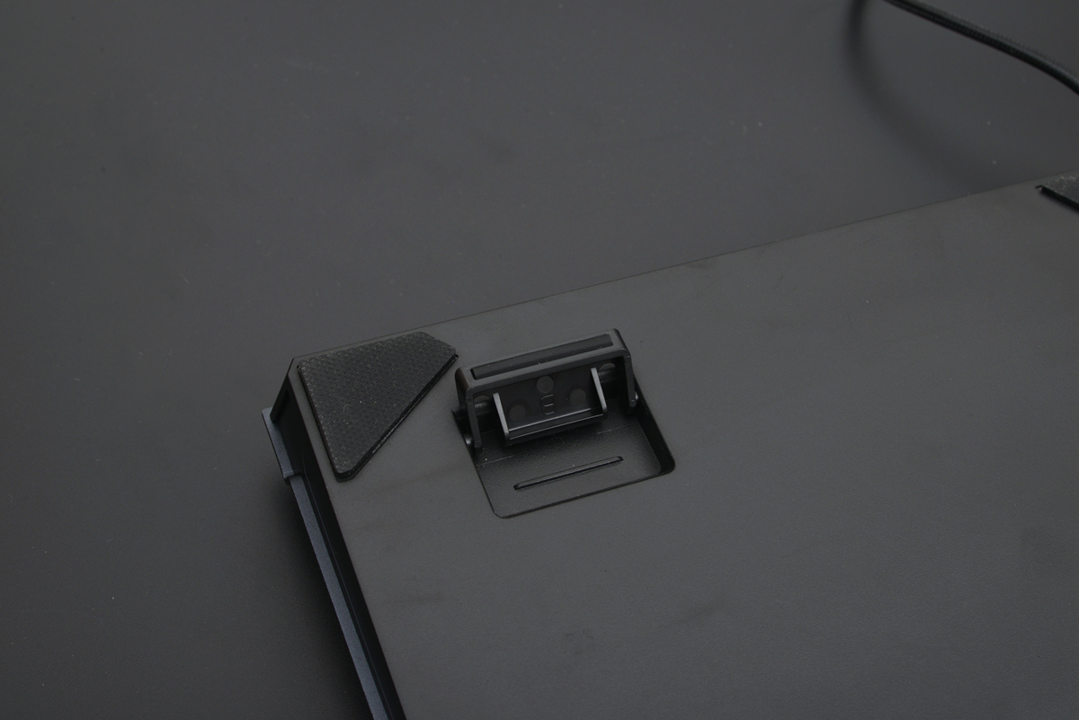 世界杯来了，换个机械键盘边打FIFAONLINA4边等