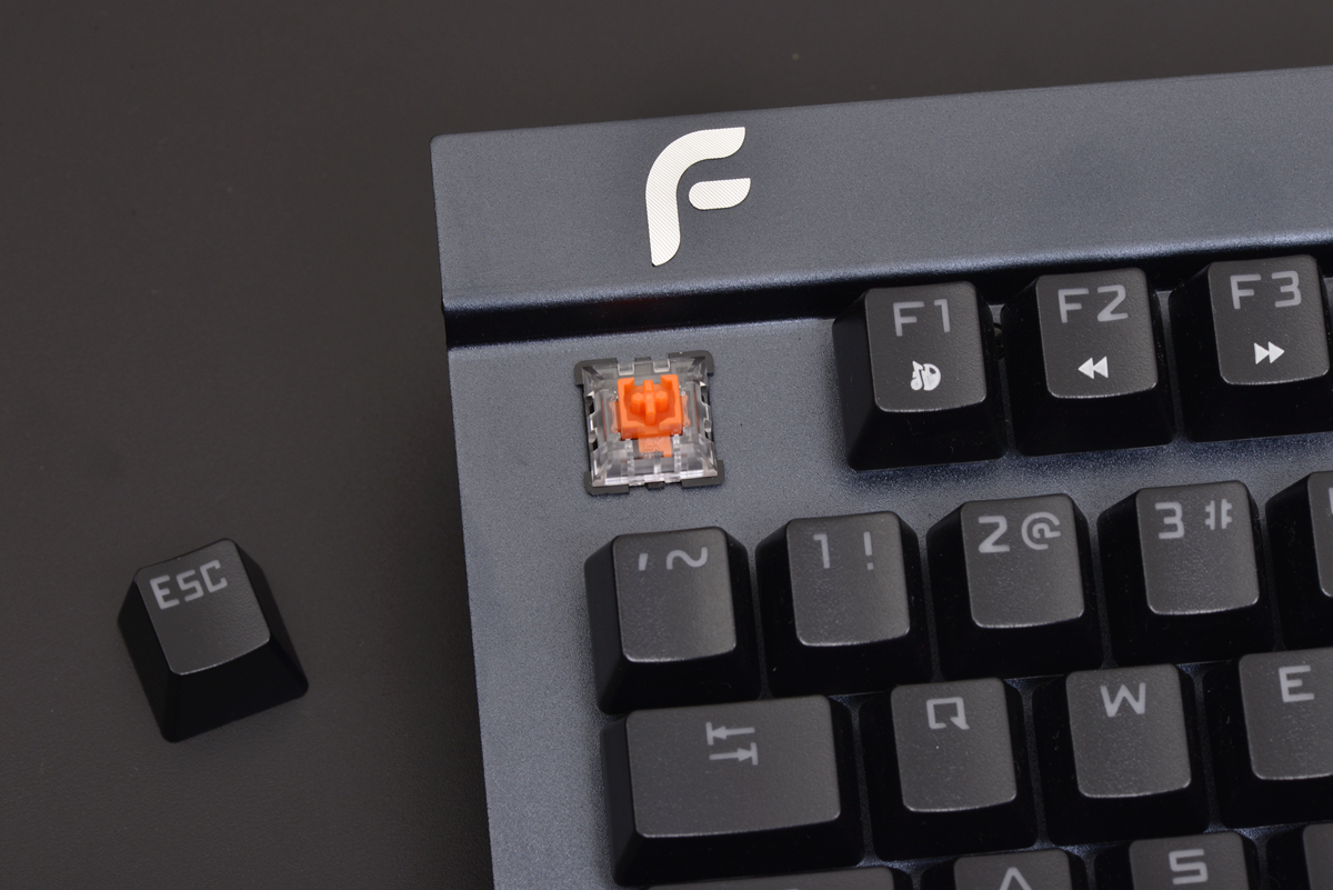 世界杯来了，换个机械键盘边打FIFAONLINA4边等