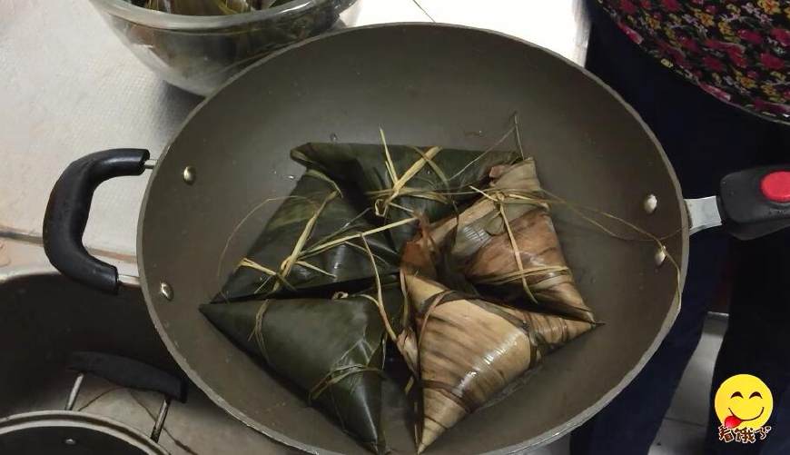 糯米粽子要不要泡,粽子糯米不要白色