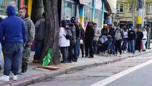 这还是老村炮安踏吗？全新太空鞋潮炸了，半个欧美朋友圈都在跪舔