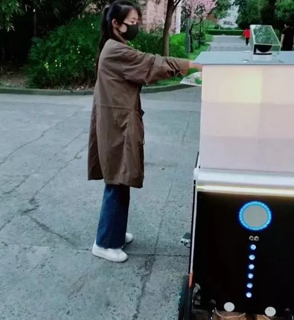 这些大学生太能赚钱了，不服不行啊？