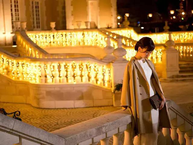 对她别捧的盲目，踩的优越