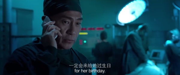 成龙电影里的女儿们，感受着浓浓的父爱，却有一个很蹊跷的共同点