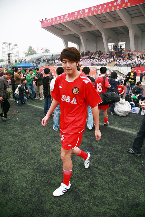 汶川地震谭咏麟,2008年汶川地震谭咏麟捐款多少钱