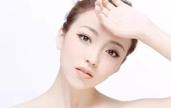 蔻皙，你的雀斑是“内因因素”还是“外因因素”？