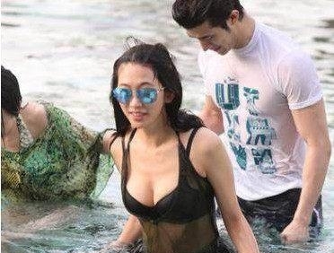 柳岩现在的身材vs以前的身材,41岁柳岩晒照大秀身材