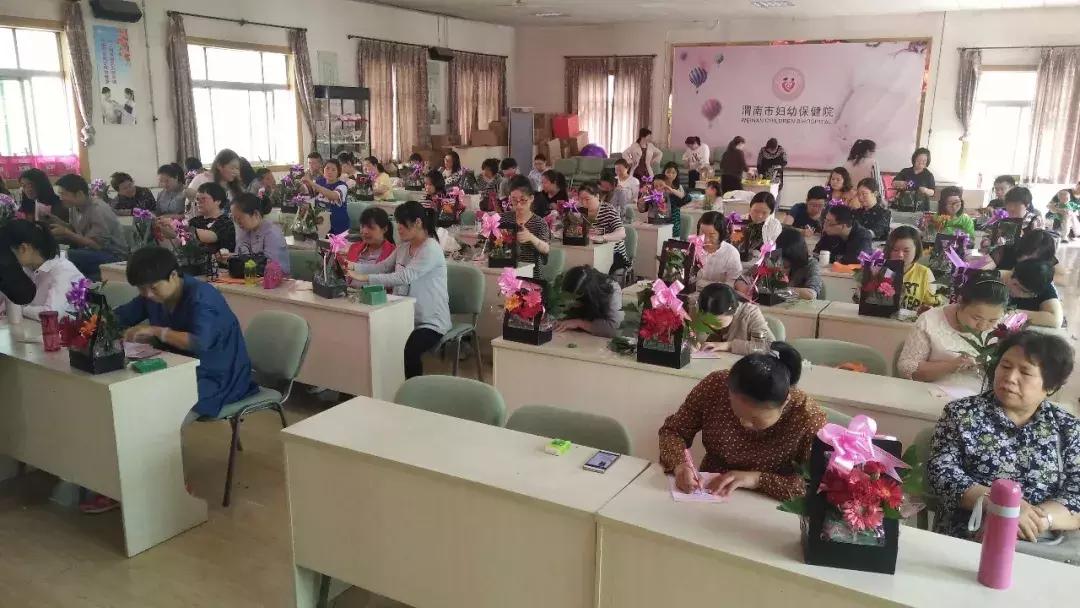 母亲节送给妈妈礼物一束花,母亲节送给妈妈一支康乃馨