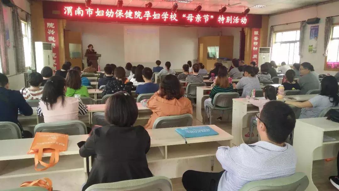 母亲节送给妈妈礼物一束花,母亲节送给妈妈一支康乃馨