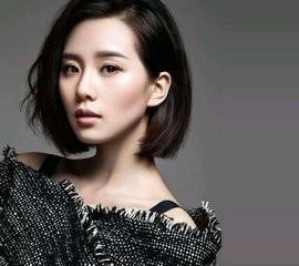 她的头发被狗啃了，但仍然好看！