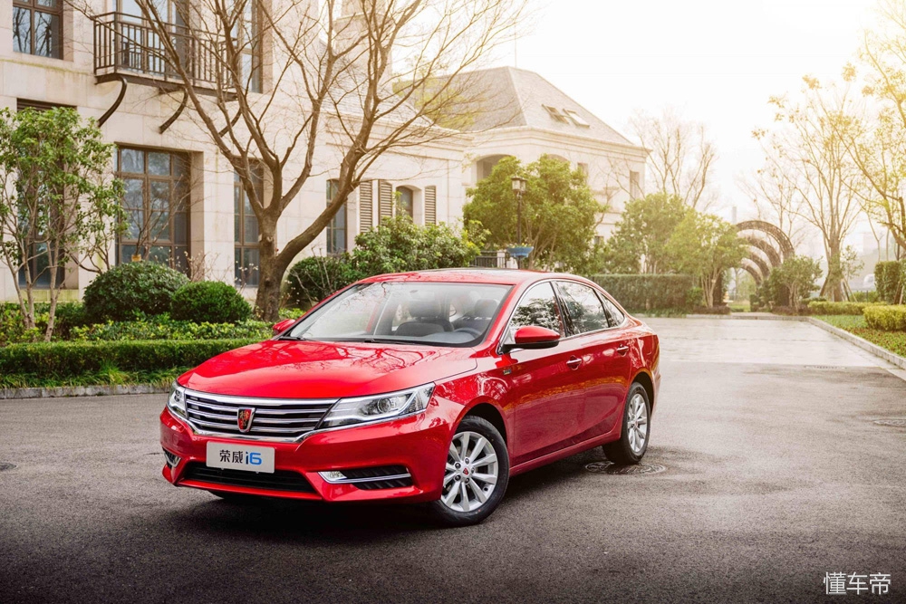 少花1万元还多了20项配置？看荣威i6如何教卡罗拉“做人”