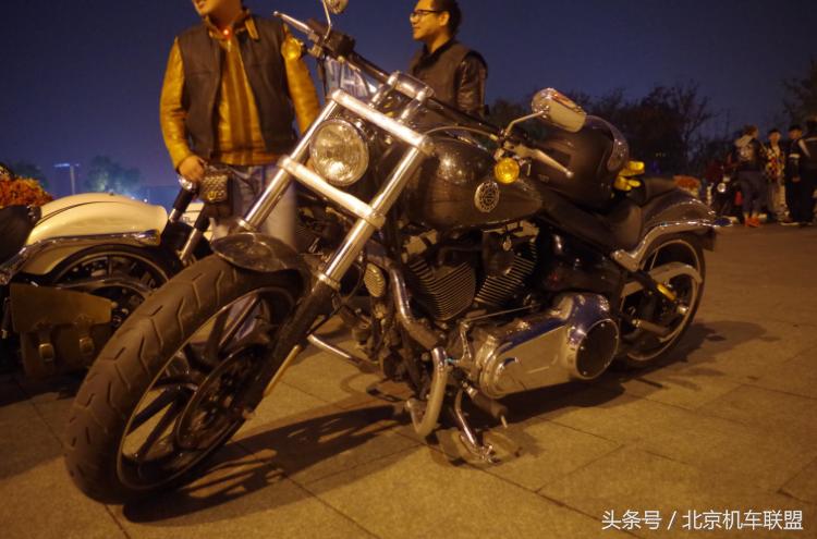 拥有一辆哈雷的感觉是怎么样的,男人可以没车但是必须有一辆哈雷