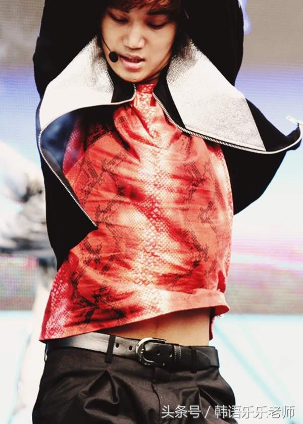 韩国男明星腹肌神图,韩国男明星小肚子突出