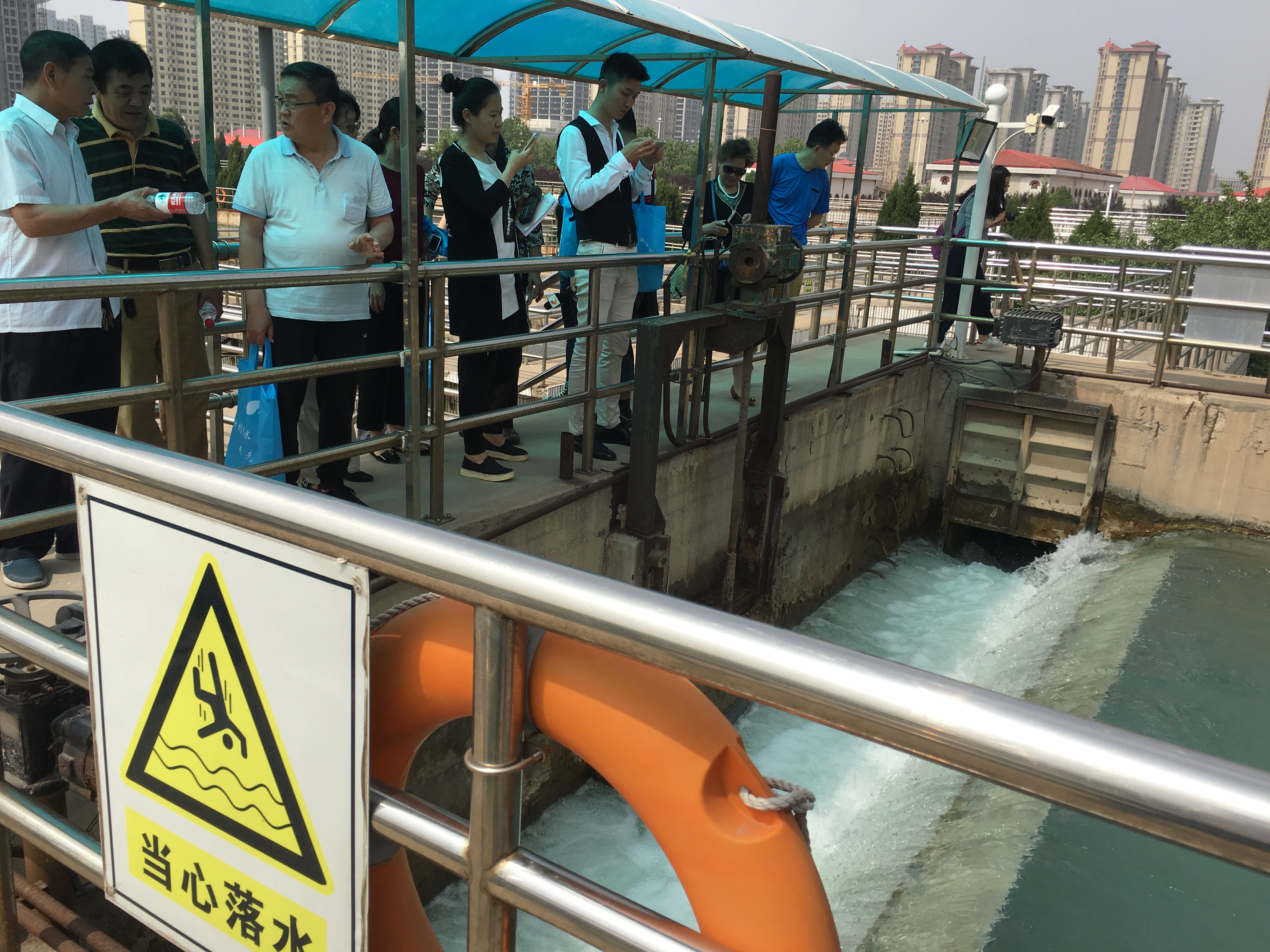 参观自来水厂净化水过程,参观自来水厂感受水之不易