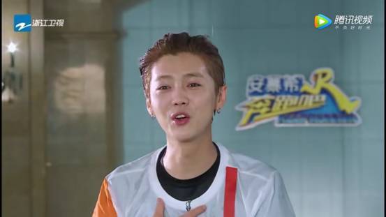 奔跑吧明星邓超陈赫劈一字腿,奔跑吧邓超陈赫障碍挑战