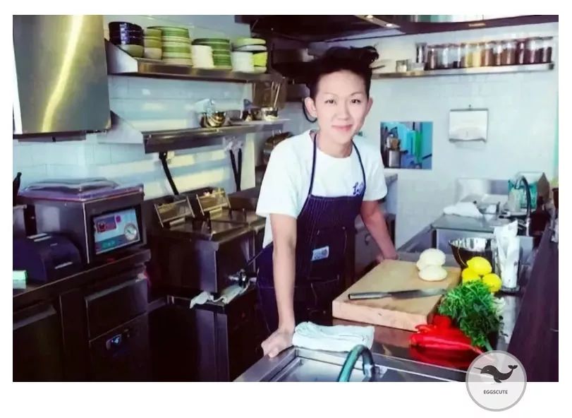 谁说女子不如男？香港女学霸卖包子，70块一个，人们排队抢着买