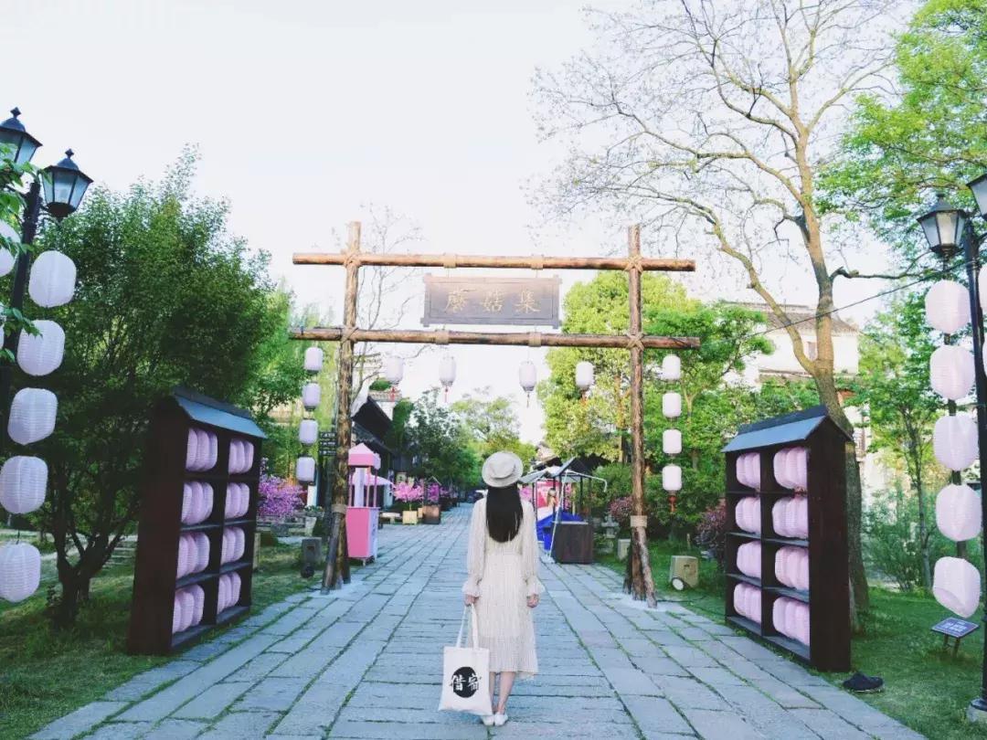 嘉兴西塘旁边还有什么好玩的地方,乌镇和西塘都在嘉兴吗