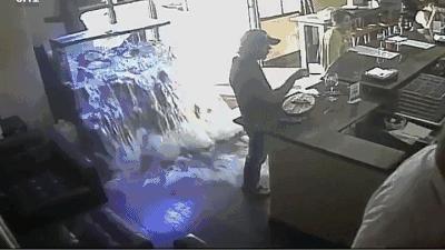 鱼缸爆裂前兆,鱼缸爆裂修复方法