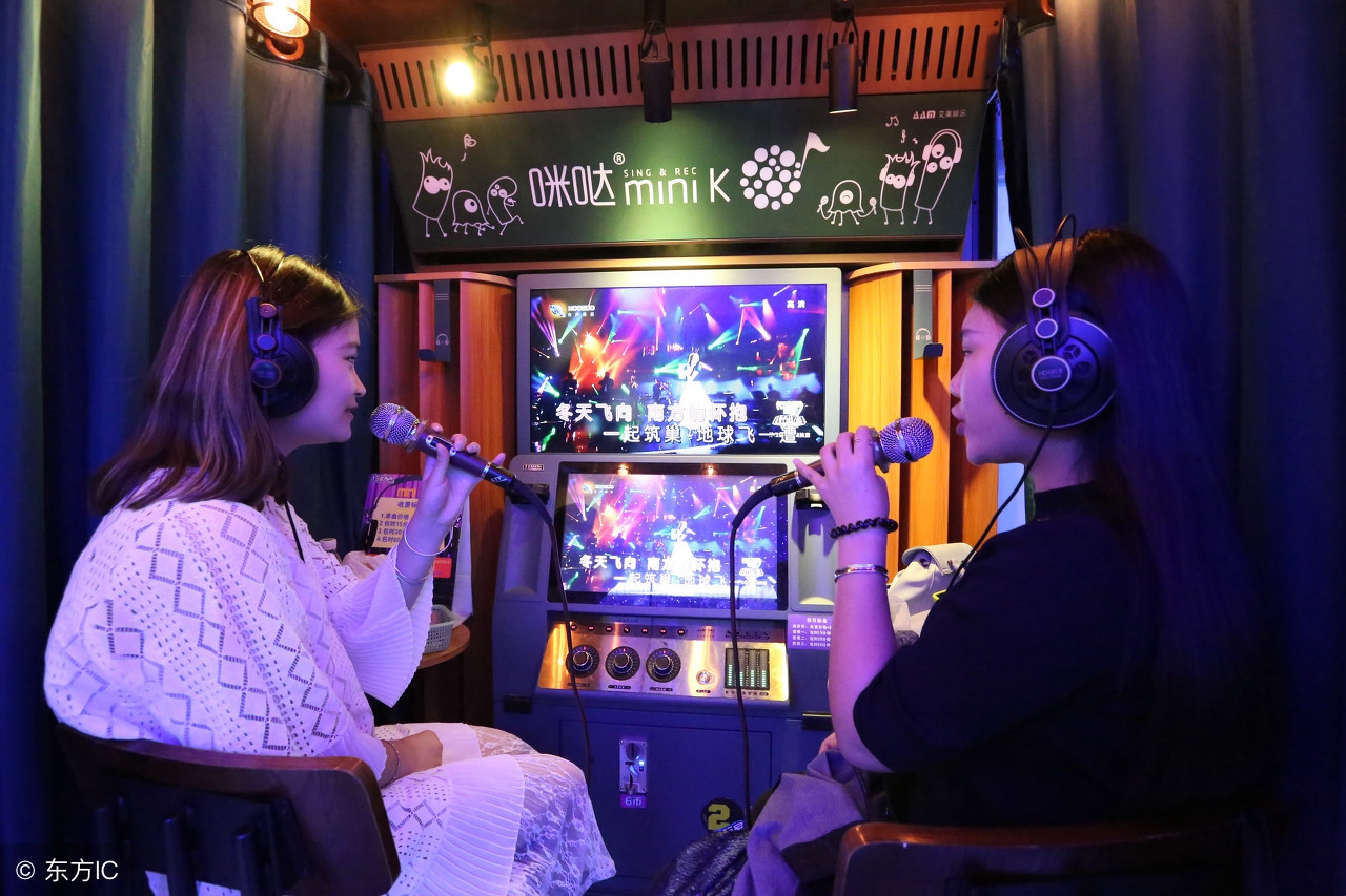 为什么在ktv里唱歌容易跑调,ktv唱歌跑调的技巧