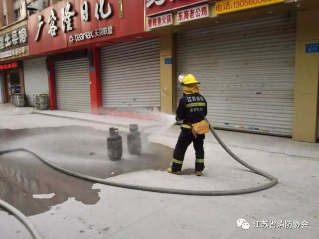 遇到燃气泄漏起火正确做法是,遇到燃气泄漏怎么处理搞笑