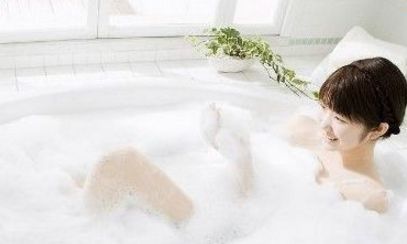 女生一般情况下洗澡要洗多久,女孩子洗澡要关注清洗哪些部位