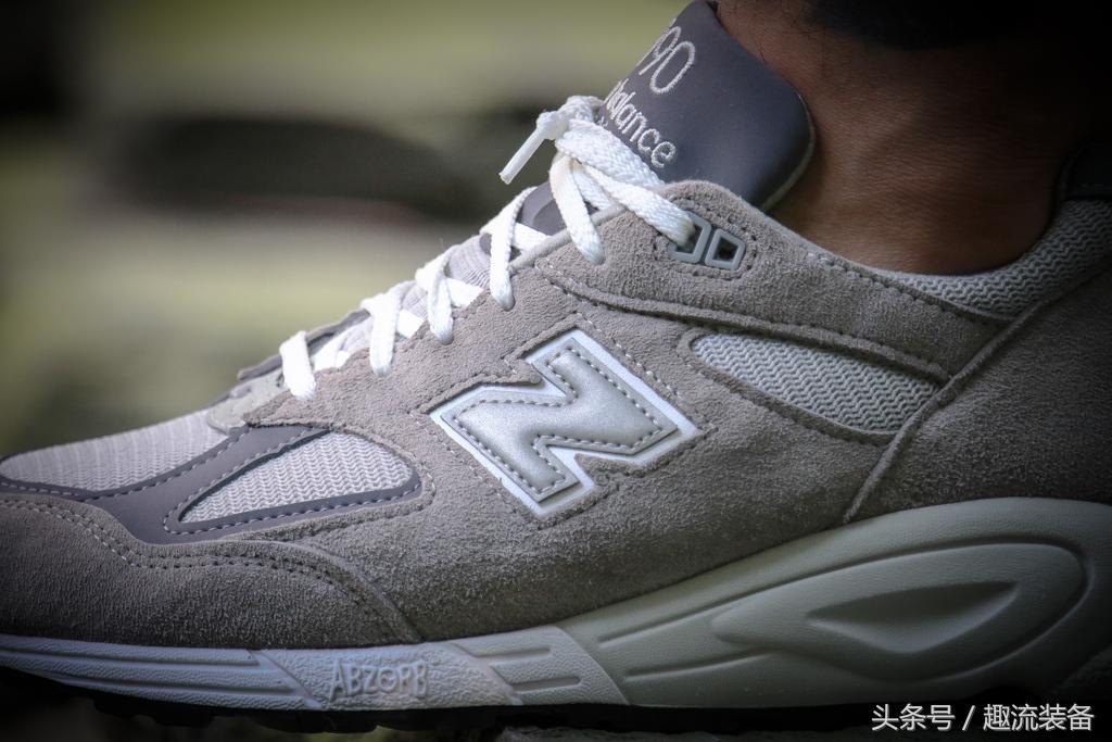 nb990v3带v3标和不带的区别,nb990和990v4有什么区别