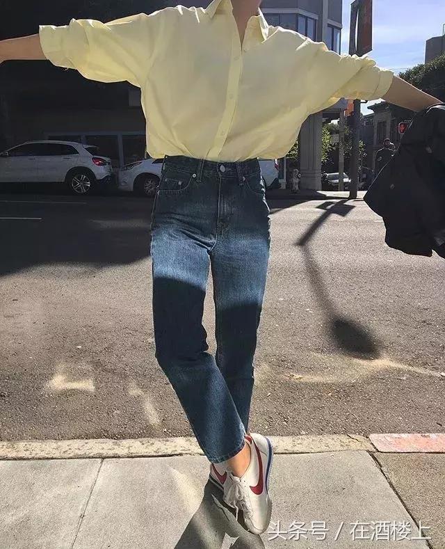 韩国女生牛仔裤穿搭,韩国紧身低腰牛仔裤的搭配