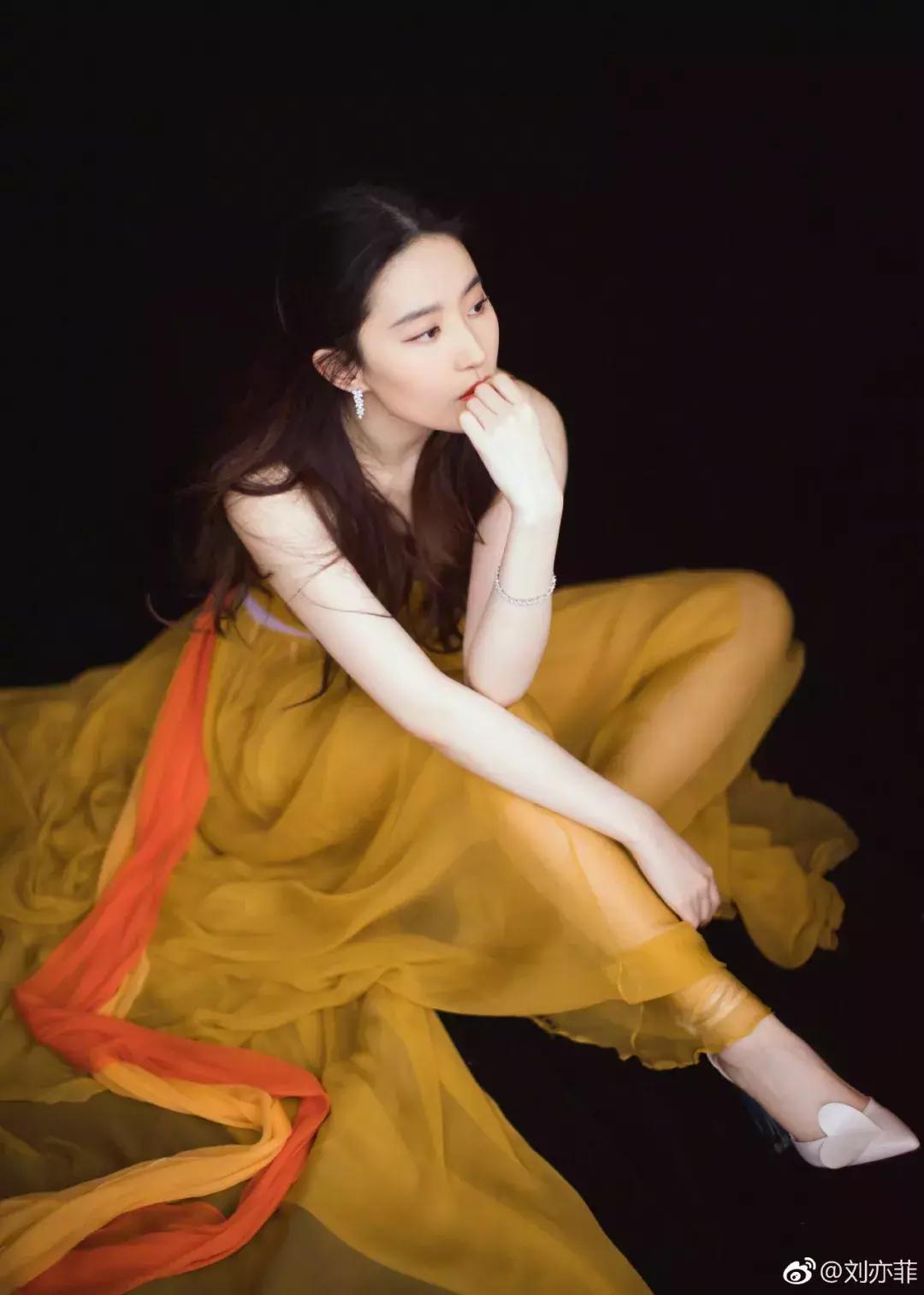 不会拍照但是很好看,不会拍照摆动作