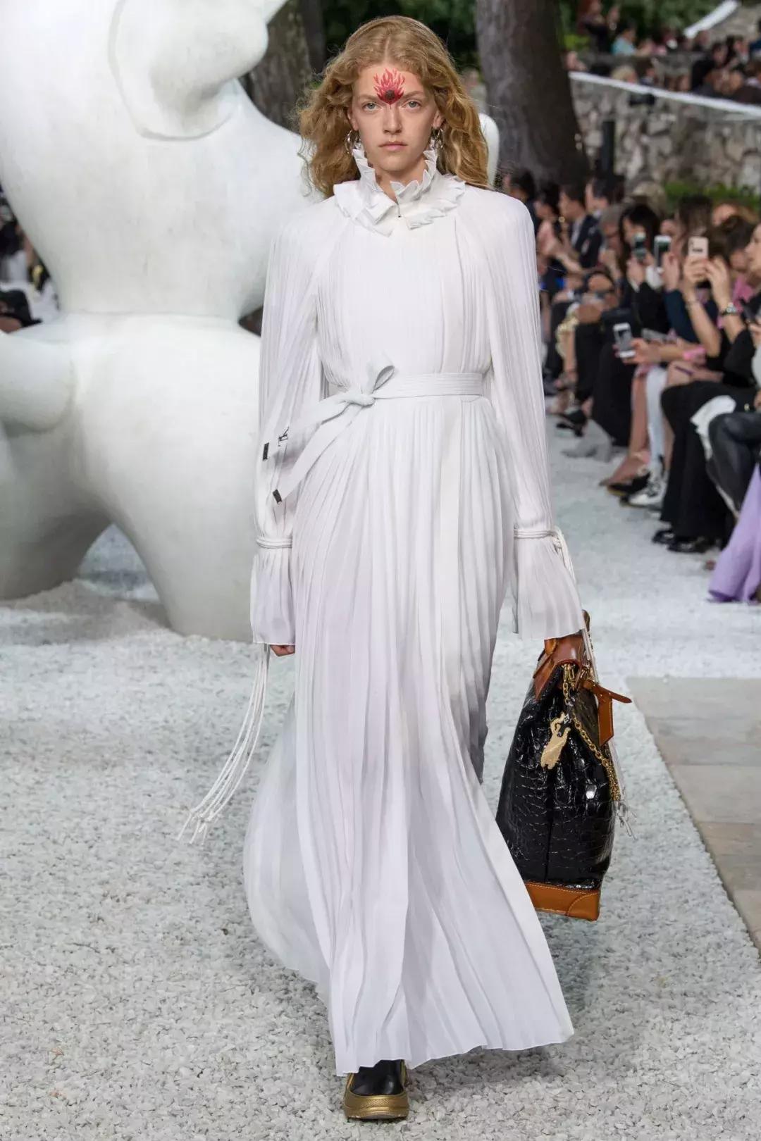 各大奢侈品牌新年限定,2019最奢侈爆款大牌