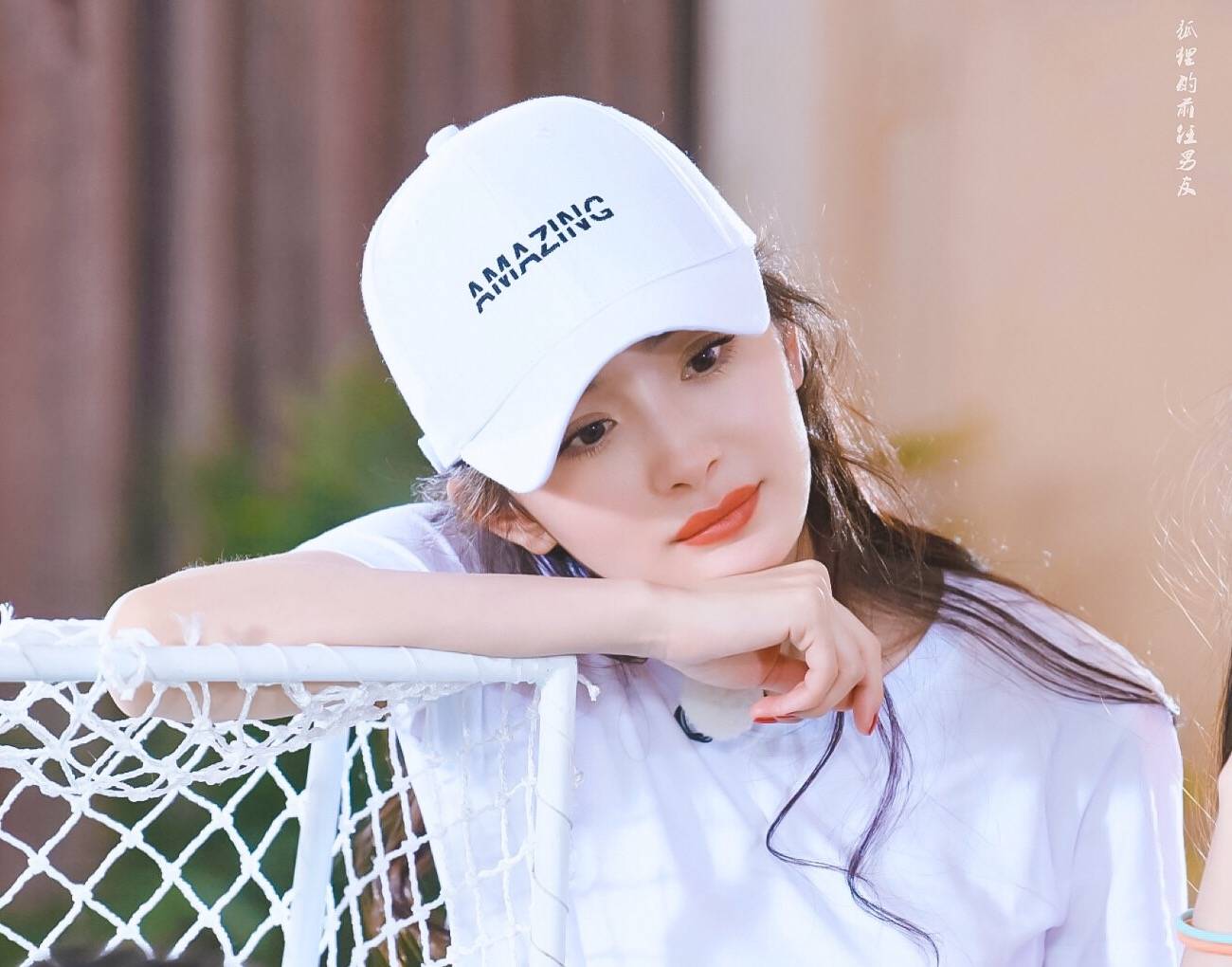 杨幂上跑男出场歌曲的名字,杨幂上跑男游戏黑洞