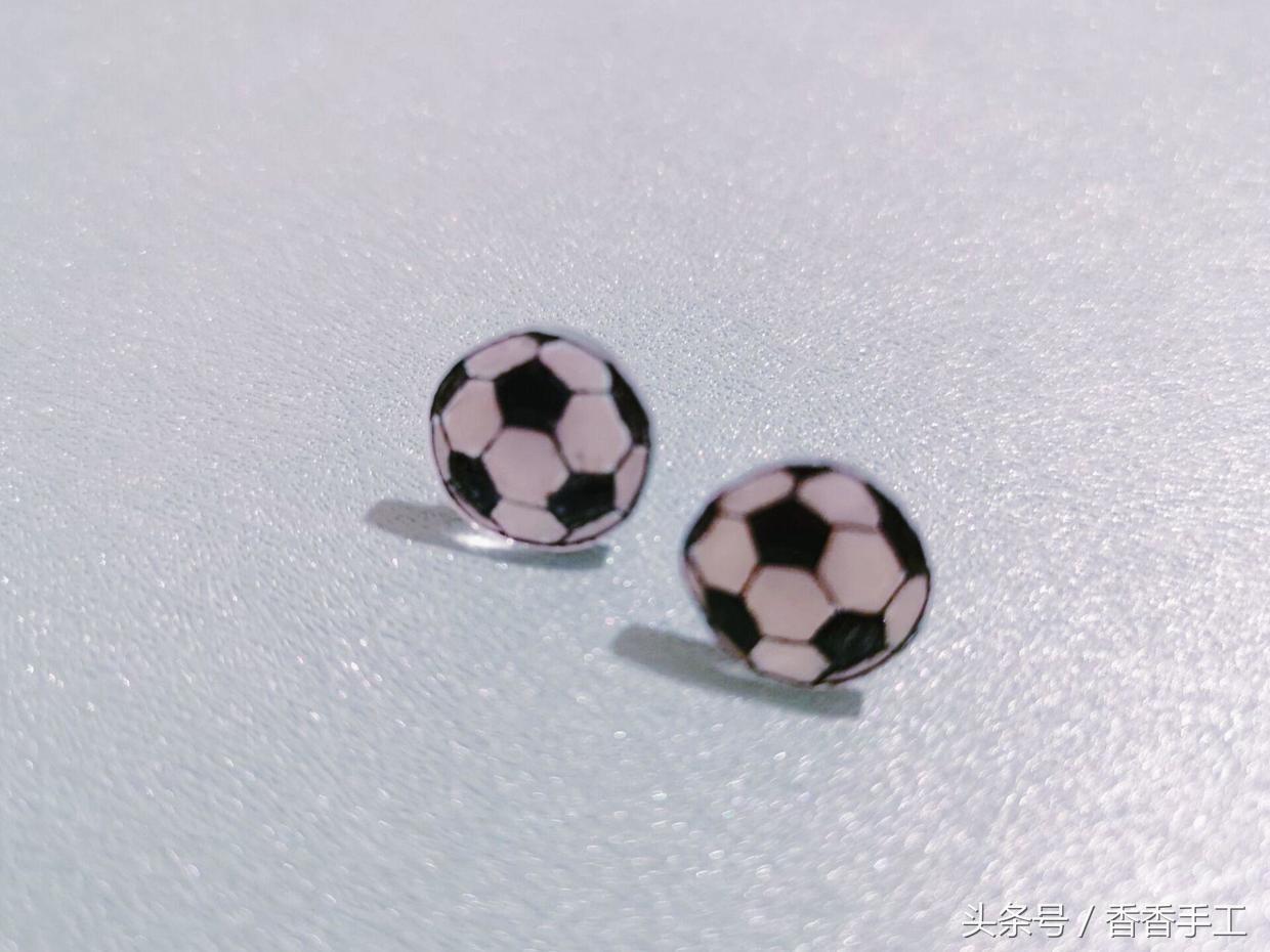 热缩片自制小耳钉,热缩片做耳钉教程手绘