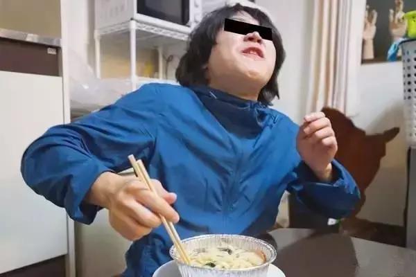 岛国真会玩——自制吹气娃娃，真是寂寞如雪啊！