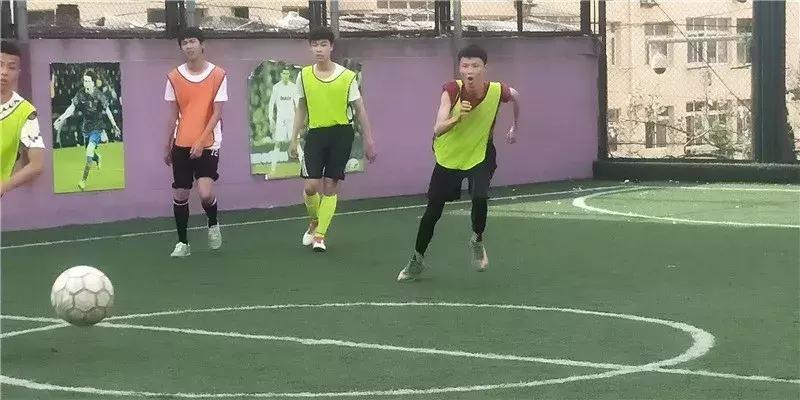 各个班级足球比赛,拼搏的青春最闪耀运动会