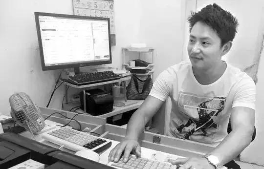 如东90后小伙替人代打体育彩票，竟中了1226万元巨奖！他接下来的举动，让无数人感慨