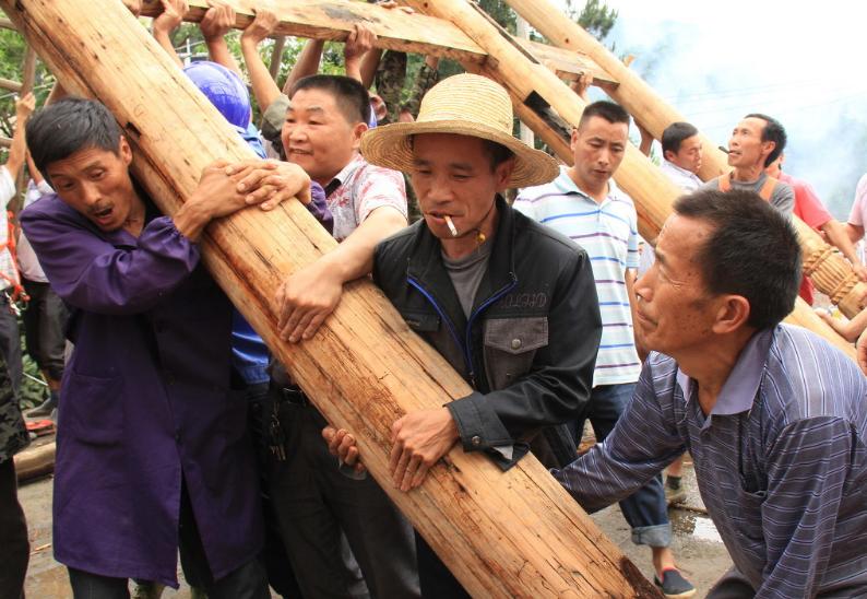 农村家里不住人有什么说法,民间谚语檐下不坐人梁下立床