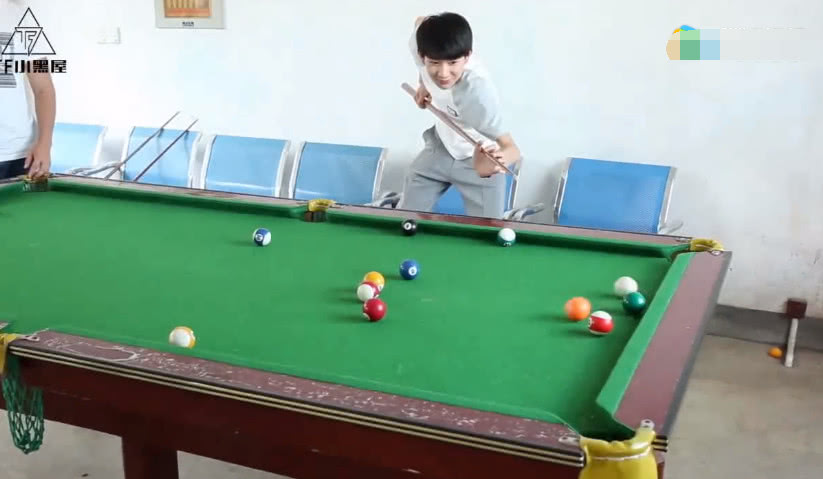 tfboys王俊凯王源半夜跳绳,tfboys王俊凯台球