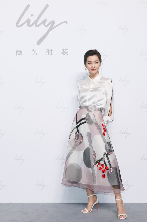 lily商务时装旗舰店直播,lily商务时装旗舰店风衣