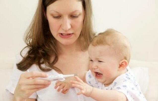 宝宝晚上发烧该怎样照顾,宝宝晚上发烧了怎么办