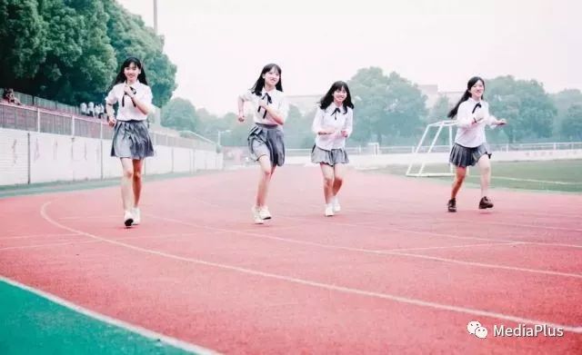 全网最火拍照姿势,站着都好看的拍照姿势