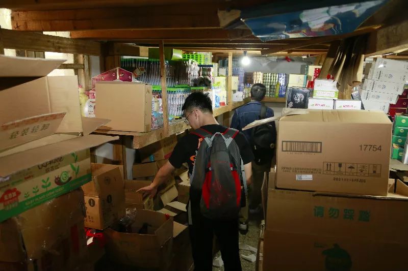 你的海飞丝、飘柔、云南白药在哪里买的？杭州警方近日查获8万余件假货！