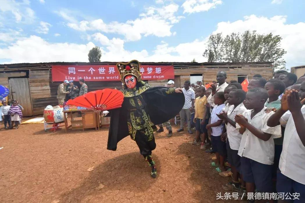 中国军人在危险面前从不退缩,在危险面前中国军人无所畏惧