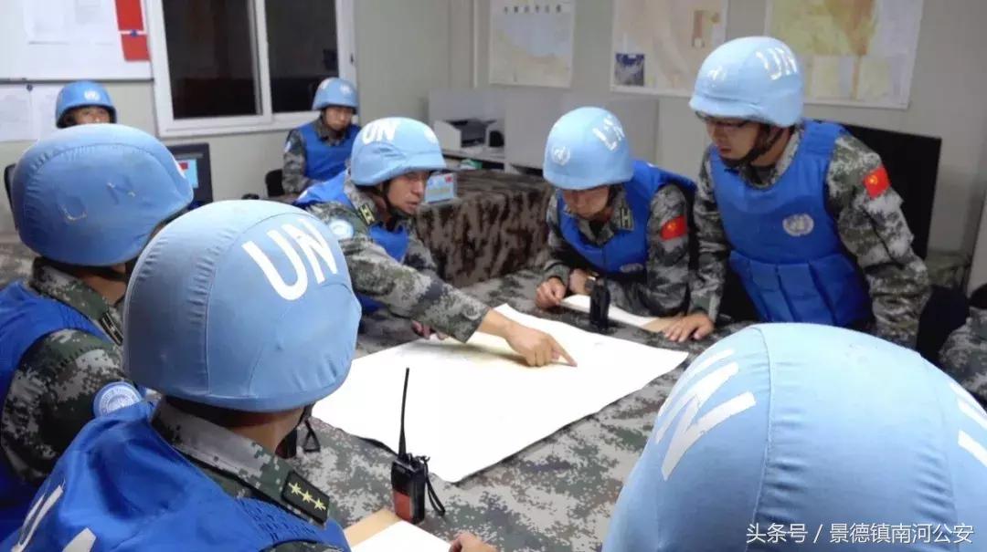 中国军人在危险面前从不退缩,在危险面前中国军人无所畏惧