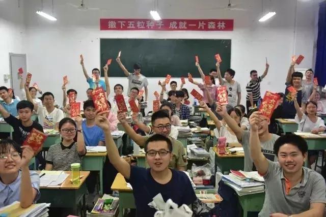 内江翔龙中学高考图片,内江翔龙中学高考现场