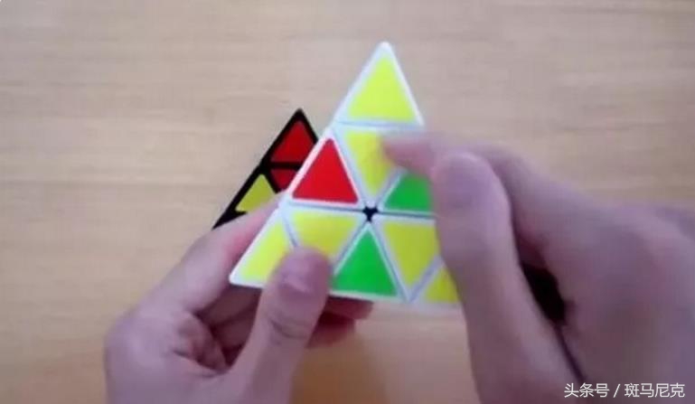 金字塔魔方还原教程的最后一步,金字塔魔方剩三个棱块怎么还原
