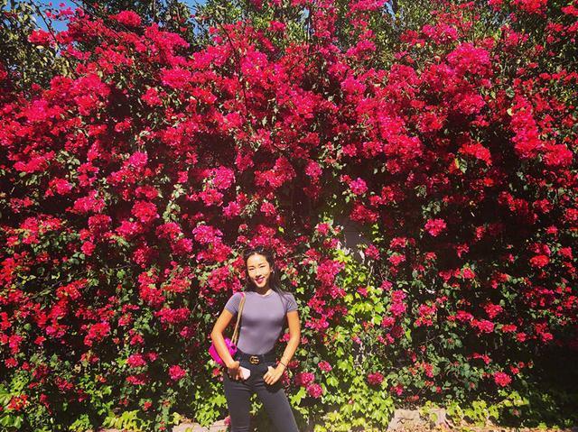 吉克隽逸与贝克汉姆同框，黑皮妞的时髦，就要跟纯色正面刚