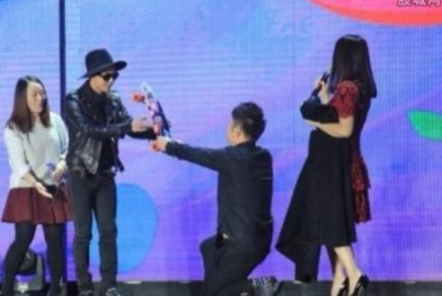 明星追星也疯狂江疏影,明星追星也疯狂杨幂