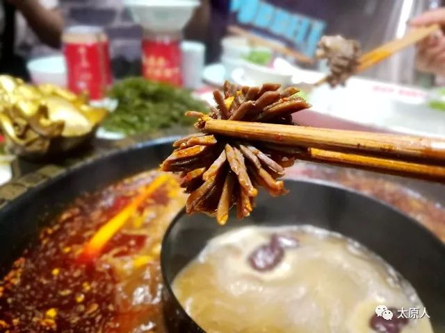 火爆成都的火锅,成都文殊鸭血火锅