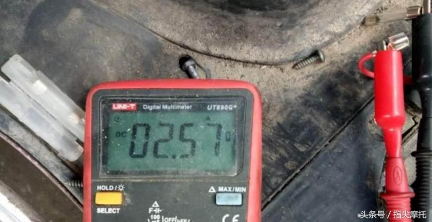 摩托车不充电整流器和线圈完好,摩托车电瓶亏电整流器发热