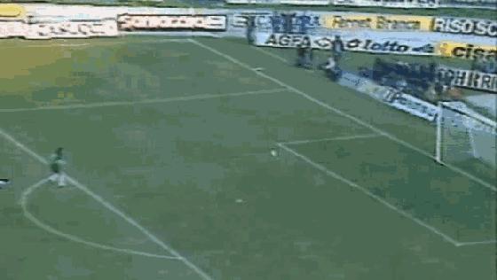 足球场上最靓的仔不接受任何反驳,足球是最好的运动不接受反驳