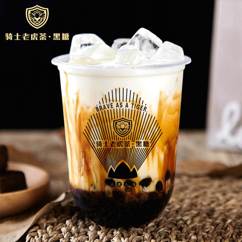 共享足球盛宴,与球迷一起共享冠军奖杯